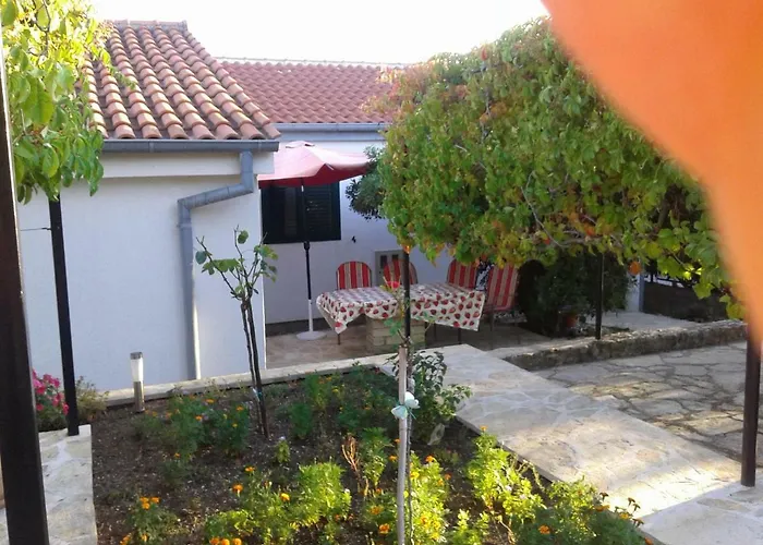 Apartment Milka Petrčane